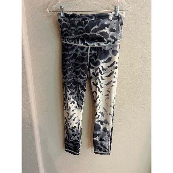 Lululemon Wunder Under Pant SE Dance
Pretty Plume Angel Wing Black 4 - Picture 4 of 8